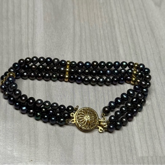 14k Yellow Gold Elegant Black Natural Multi-Strand Pearl Bracelet. - Picture 3 of 10